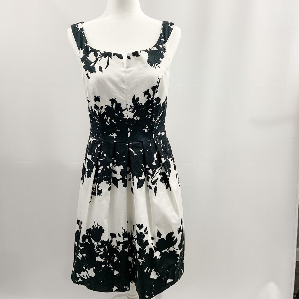 White House Black Market A Line Floral Dress Sz 6